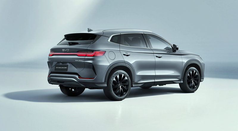 BYD 씨라이언 6 후면은 입체적인 디자인이 눈길을 끈다. / BYD코리아