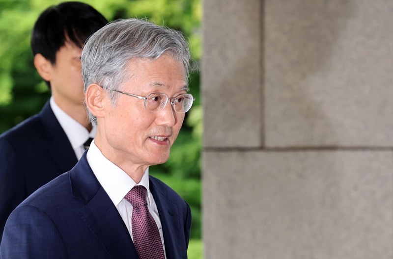 더불어민주당이 조희대 대법원장의 대법관 후보 ‘서면 제청’ 논란을 계기로 ‘2차 사법개혁’에도 시동을 걸고 있다. 사진은 조 대법원장의 모습. / 뉴시스