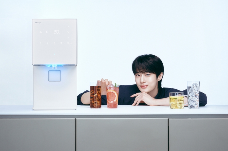 SK매직은 지난 4월 메가 아이스를 만들어내는 ‘MEGA ICE 얼음정수기’를 출시했다. / SK매직 