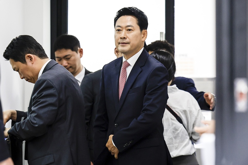 장동혁 대표가 밝힌 당 개혁의 핵심에는 당원 중심의 조직 재편이 자리하고 있다. 최근 장 대표가 추진해 온 ‘당협위원장 전면 재선출’은 당원들의 직접 참여를 확대를 통한 당원 주권 강화의 대표적 사례로 볼 수 있다. / 뉴시스