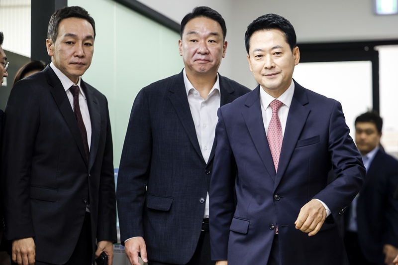 장동혁 대표 체제의 안정이 총선 승리와 정권 탈환까지 장담할 수 있는 것은 아니다. 장 대표의 당내 입지가 공고해진 것과 별개로, 국민의힘의 정당 지지율은 여전히 민주당과 유의미하게 격차를 좁히지 못하고 있기 때문이다. / 뉴시스