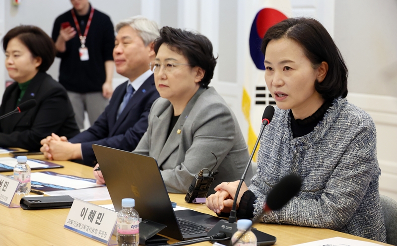 이해민 수석 역시 산업계와 연구 방면에서 괄목할 만한 성과를 보인 AI전문가로 꼽힌다. 특히 구글 본사 및 한국지사에서 약 15년간 프로덕트 매니저로 근무, 다양한 서비스 개발과 운영에 참여, AI기술과 서비스 간 융합에 강점이 있다. / 뉴시스