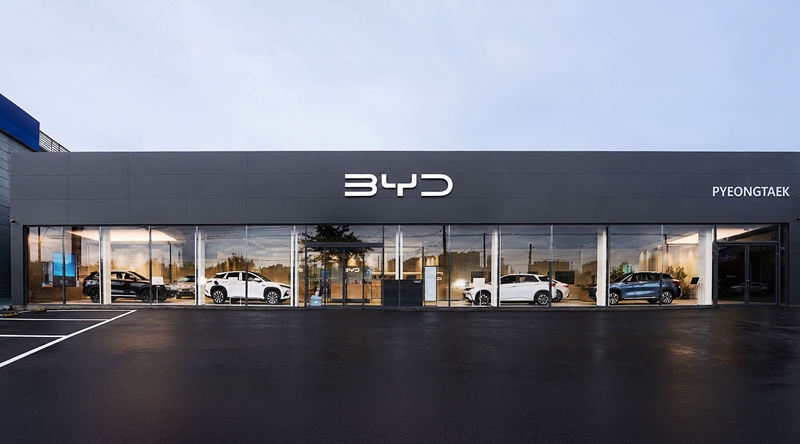 BYD코리아도 높은 판매량을 꾸준히 유지하고 있다. 사진은 9월 새롭게 오픈한 BYD Auto 평택 전시장. / BYD코리아