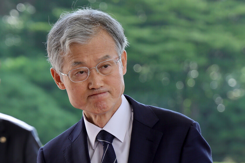 조희대 대법원장이 나흘 만에 업무에 복귀한 가운데, 노태악 전 대법관의 후임 인선을 둘러싼 청와대와 대법원 간의 갈등이 다시 수면 위로 떠오르고 있다. / 뉴시스