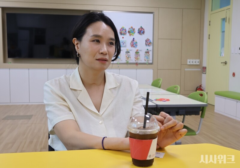 특수교사로 활동 중인 지체장애인 박혜현 씨는 하객으로 찾은 결혼식에서 신부대기실에 가지 못한 경험이 적지 않았다. / 박설민 기자