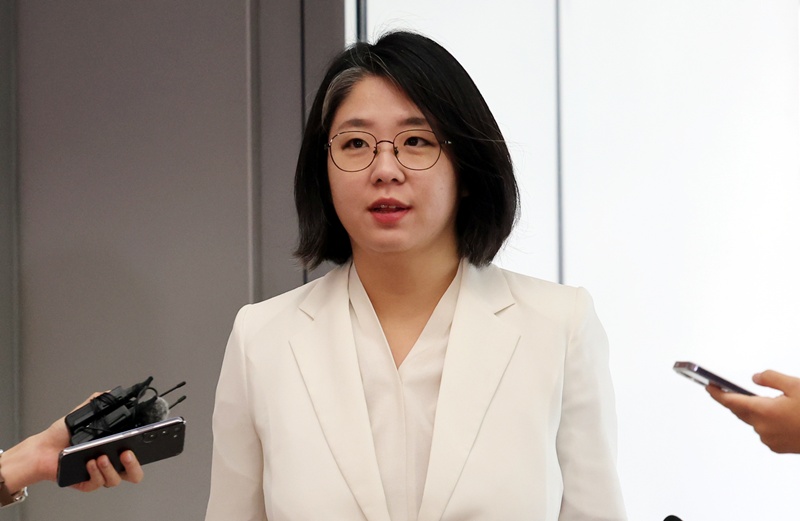 용혜인 의원은 지난 22대 총선에서 민주당 주도의 비례위성정당인 더불어민주연합의 비례대표 후보로 출마해 당선됐다. 선거 이후 더불어민주연합은 민주당에 흡수합당됐고, 용 의원은 원 소속 정당인 기본소득당으로 복귀했다. / 뉴시스