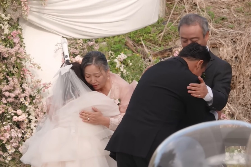 서은혜·조영남 부부의 결혼식은 주변의 많은 도움 속에 축제처럼 진행됐다. / 유튜브 채널 ‘니얼굴 은혜씨' 영상 캡처