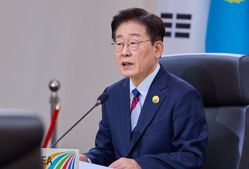 이재명 대통령이 지난 16일 서울 중구 롯데호텔에서 열린 2026년 제1차 한·중앙아시아 정상회의에서 개회사를 하고 있다.(사진=청와대 제공) / 뉴시스