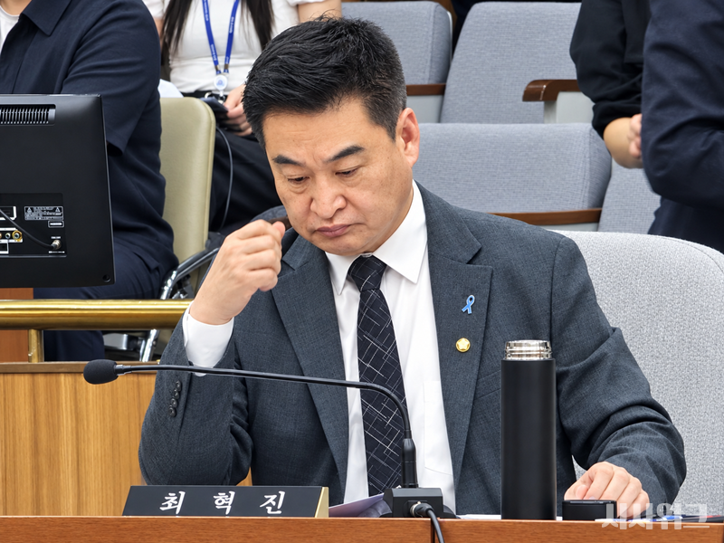 최혁진 의원은 ‘장애인 친화 예식장 인증제’을 검토해볼 수 있다고 밝혔다. 다만 그는 단순히 인증마크를 부여하는 것보단, 실제 장애 당사자의 이용 경험 등이 반영될 수 있도록 제도를 설계해야 한다고 밝혔다. 사진은 최 의원의 모습. / 사진=전두성 기자