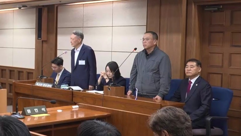 정치 브로커 명태균씨로부터 여론조사를 무상으로 받은 혐의로 기소된 윤석열 전 대통령이 지난 7일 서울 서초구 서울고등법원에서 열린 2심 선고 공판에 출석하고 있다. (사진=서울고법 제공) / 뉴시스