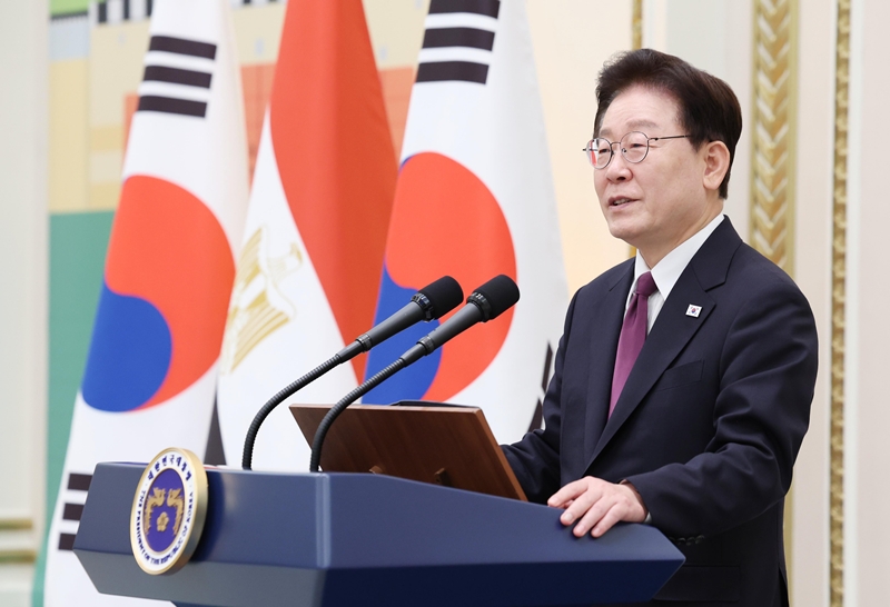 이재명 대통령이 지난 8일 청와대에서 열린 압델 파타 알시시 이집트 대통령과의 국빈 오찬에서 오찬사를 하고 있다. / 뉴시스