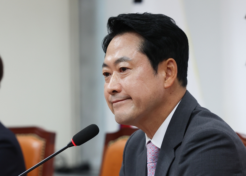 장동혁 국민의힘 대표가 12일 오전 서울 여의도 국회에서 열린 최고위원회의에서 발언하고 있다. / 뉴시스