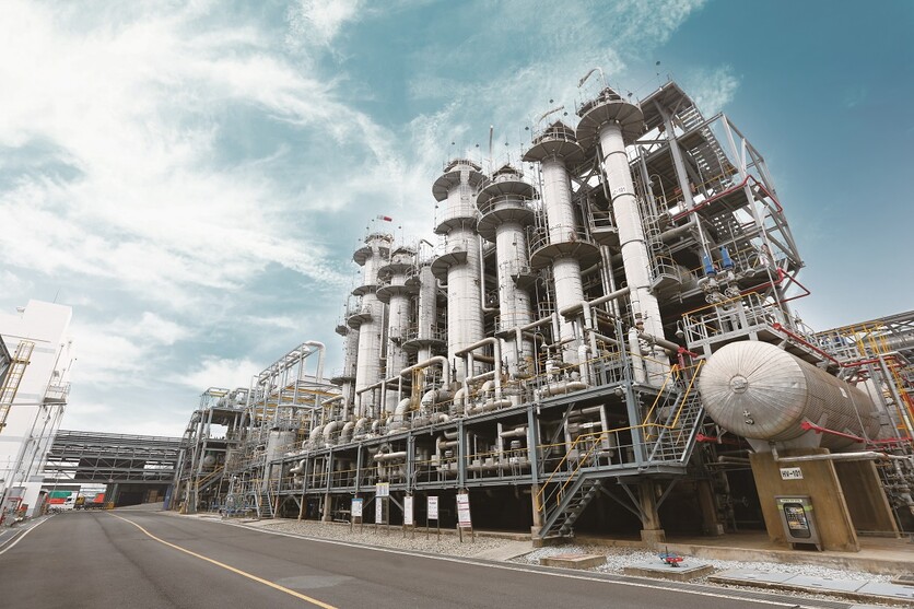 금호석유화학은 포스코퓨처엠, 비이아이(BEI)와 차세대 무음극 리튬메탈 배터리 개발에도 참여하는 등 기존 석유화학 소재를 넘어 미래 모빌리티 핵심 소재 기업으로의 전환을 가속화하는 전략적 행보도 가속화하고 있다. / 금호석유화학