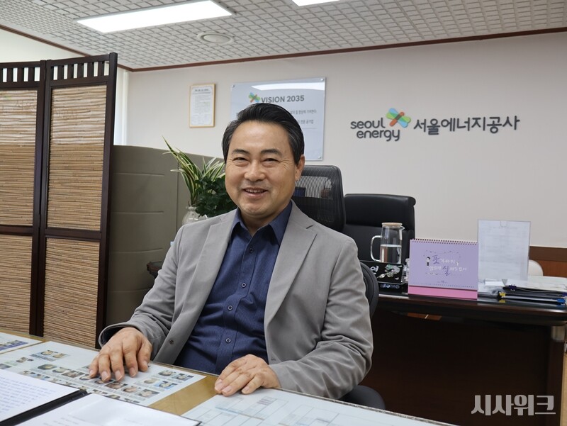 황보연 사장은 미래 성장동력 확보와 인재 양성으로도 눈길을 돌리고 있다. 이에 페로브스카이트 탠덤셀 사업 추진, AI 전문인력 신규 채용도 동시에 진행 중이다. / 박설민 기자