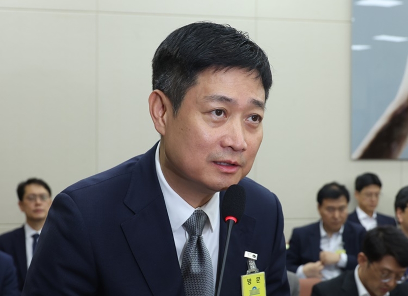 홍범식 LG유플러스 대표가 오는 23일 국회 과학기술정보방송통신위원회 종합감사에 증인으로 출석해 침해사고 대응에 대한 질의를 받을 전망이다. 사진은 지난해 10월 21일 홍범식 LG유플러스 대표가  국회 과학기술정보방송통신위원회 국정감사에 증인으로 출석한 모습. / 뉴시스