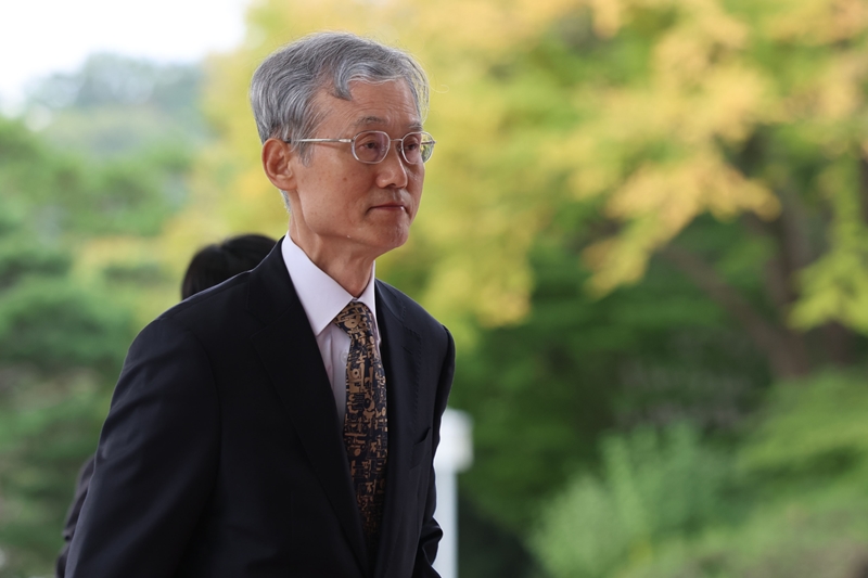 김민석 더불어민주당 대표가 조희대 대법원장에 대한 탄핵 논의를 공식화하자 야권은 강하게 반발했다. 사진은 조 대법원장의 모습. / 뉴시스