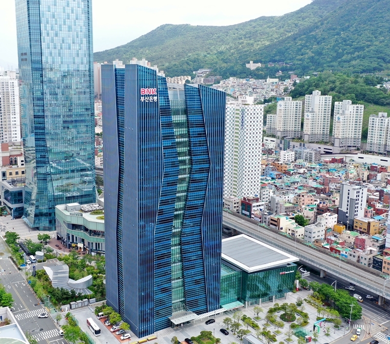  BNK부산은행이 지역 축제에 대한 후원 활동을 꾸준히 이어가고 있다. / 부산은행 