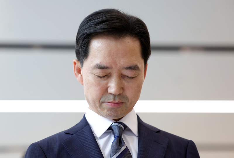국민의힘이 김지용(사진) 중대범죄수사청장의 국무회의 참석을 두고 수사 독립성이 훼손될 수 있다며 비판하고 나섰다. 권력과의 거리를 유지하기 위해 이어온 수사기관장의 국무회의 불참 관행이 깨졌다는 지적이다. / 뉴시스