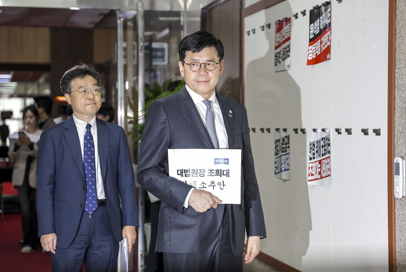 = 신장식 조국혁신당 대표가 22일 서울 여의도 국회에서 열린 최고위원회에서 발언하고 있다. 2026.10.22. bjko@newsis.com