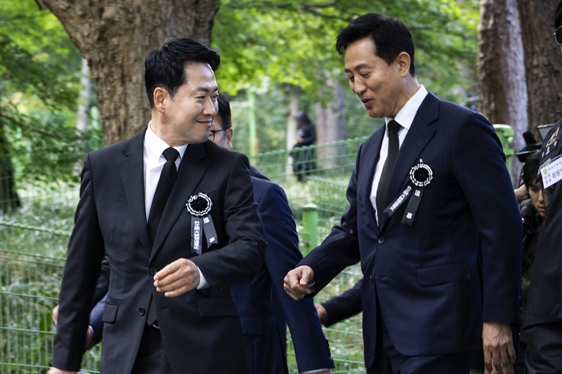 보수 진영의 주도권 경쟁이 새 국면을 맞고 있다. 장동혁 국민의힘 대표가 당 출범 이후 최장수 재임 기록을 세운 가운데, 항소심 무죄로 활동 공간을 넓힌 오세훈 서울시장이 통합을 내세워 당내 역할 확대를 모색하면서다. / 뉴시스