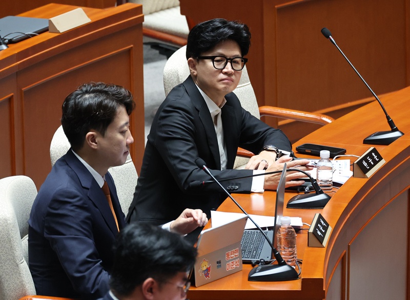 당내에서는 이준석 의원의 움직임을 전략적 선택으로 해석하는 목소리가 나왔다. 천하람 개혁신당 원내대표는 28일 채널A ‘정치시그널’에서 “한동훈 의원을 배제한 연대를 부각시키기 위해서 전략적으로 움직이고 있는 게 아닌가”라고 말했다. / 뉴시스