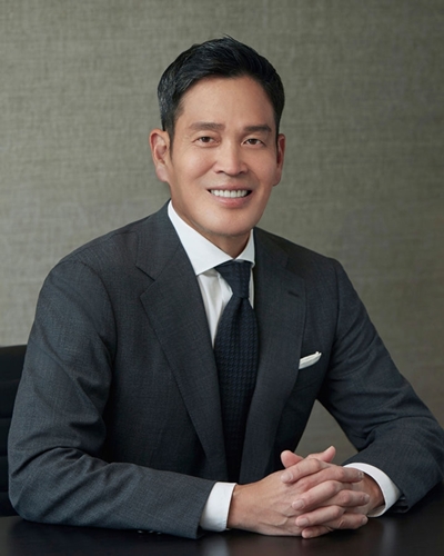 정용진 신세계그룹 회장이 이마트 대표이사에 오른다. / 신세계