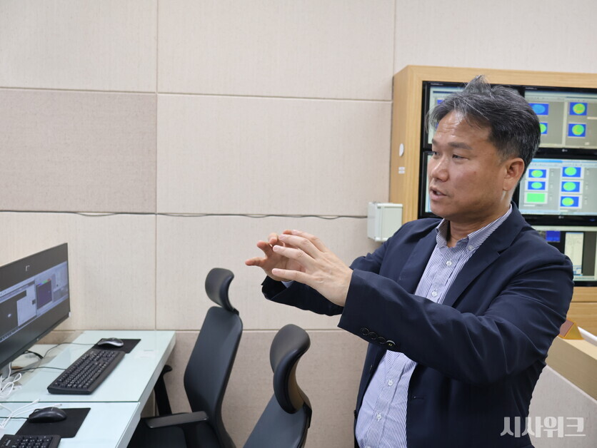 김경택 단장은 이 시설을 “특정 지역만을 위한 시설이라기보다 국가의 연구 기반”이라고 표현했다. 광주에 자리하고 있지만 전국의 기업과 연구기관이 시설과 기술을 활용할 수 있도록 소통을 확대하겠다는 것이다. / 시사위크 취재팀