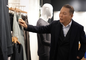 정운호 쌍방울 대표, '취임 1년' 앞두고 심란한 까닭 - 뉴스 썸네일 이미지