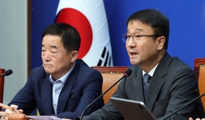 '제헌절 행사' 대신 '<b>올공</b>' 간 장동혁… 민주당 "아스팔트 선택 참담"